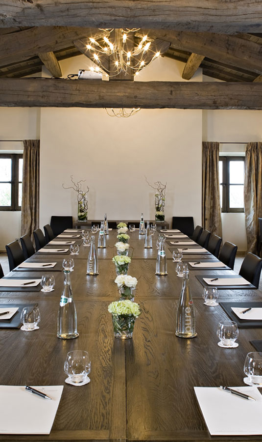 Salle de séminaire à la Coquillade Village en Luberon